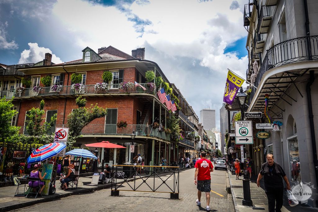 Royal Street : une rue belle et calme, juste parallèle à la folie de Bourbon Street. Royal Street : une rue belle et calme, juste parallèle à la folie de Bourbon Street.