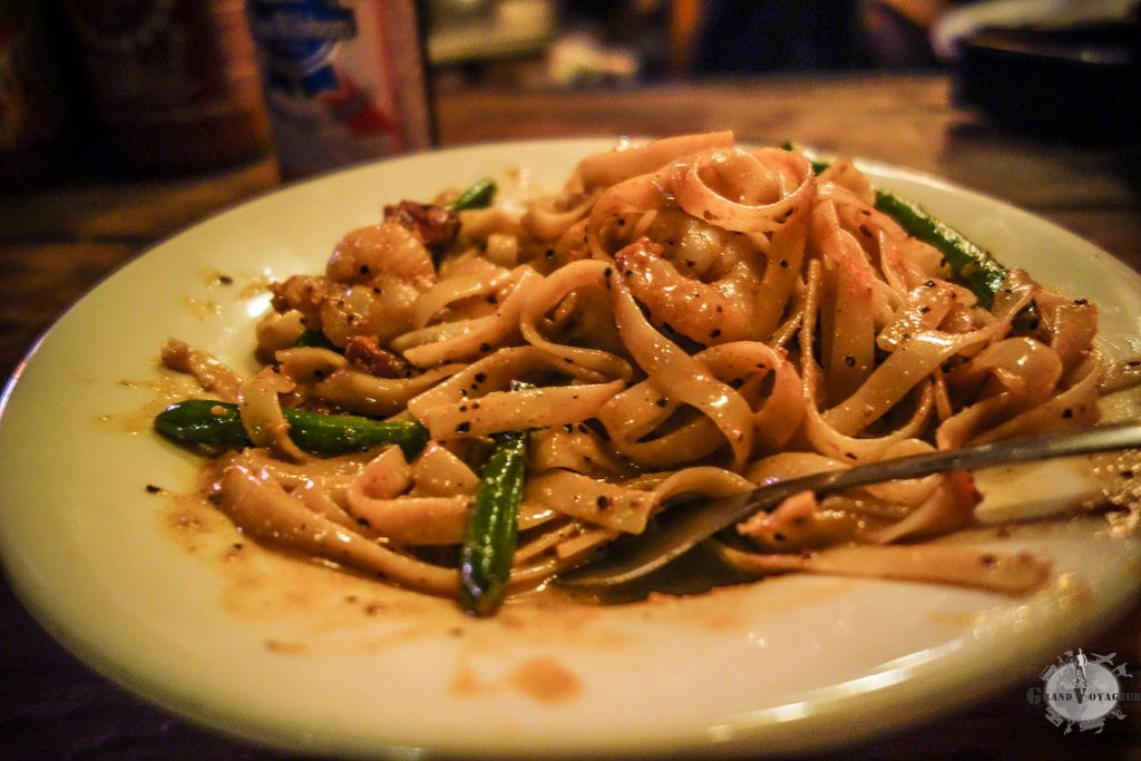 Ce plat n'est peut être pas top esthétiquement mais il était délicieux... même s'il a continué à m'arracher la bouche pendant une heure après l'avoir fini. Ce plat n'est peut être pas top esthétiquement mais il était délicieux... même s'il a continué à m'arracher la bouche pendant une heure après l'avoir fini.