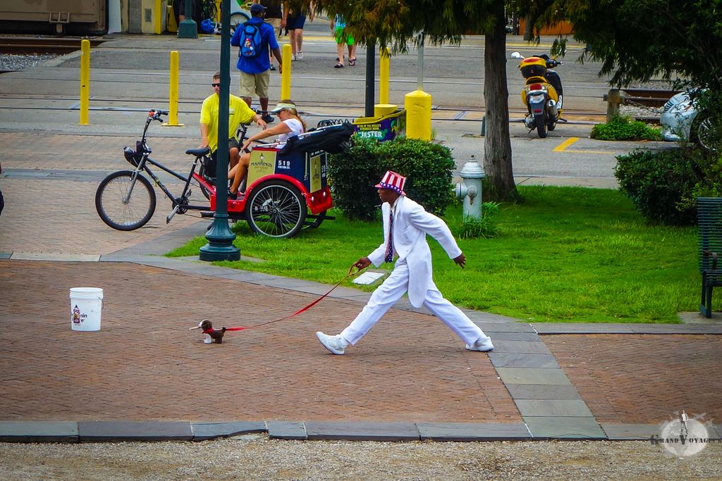 Obama avec un chien en peluche fumant un cigare ? Oui, pourquoi pas. Obama avec un chien en peluche fumant un cigare ? Oui, pourquoi pas.
