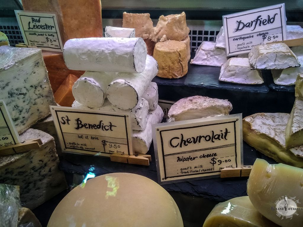 Moi aussi, si un jour je me mets à faire du fromage de chèvre, je l'appellerai Chevrolait "Chevrolait, un fromage qui en a sous le capot !" ; "Chevrolait, un fromage qui dépote !" Moi aussi, si un jour je me mets à faire du fromage de chèvre, je l'appellerai Chevrolait "Chevrolait, un fromage qui en a sous le capot !" ; "Chevrolait, un fromage qui dépote !"