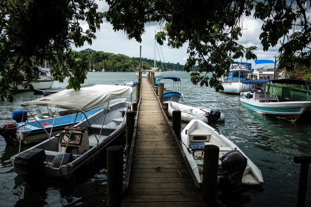 En attendant la Lancha à Rio Dulc.e