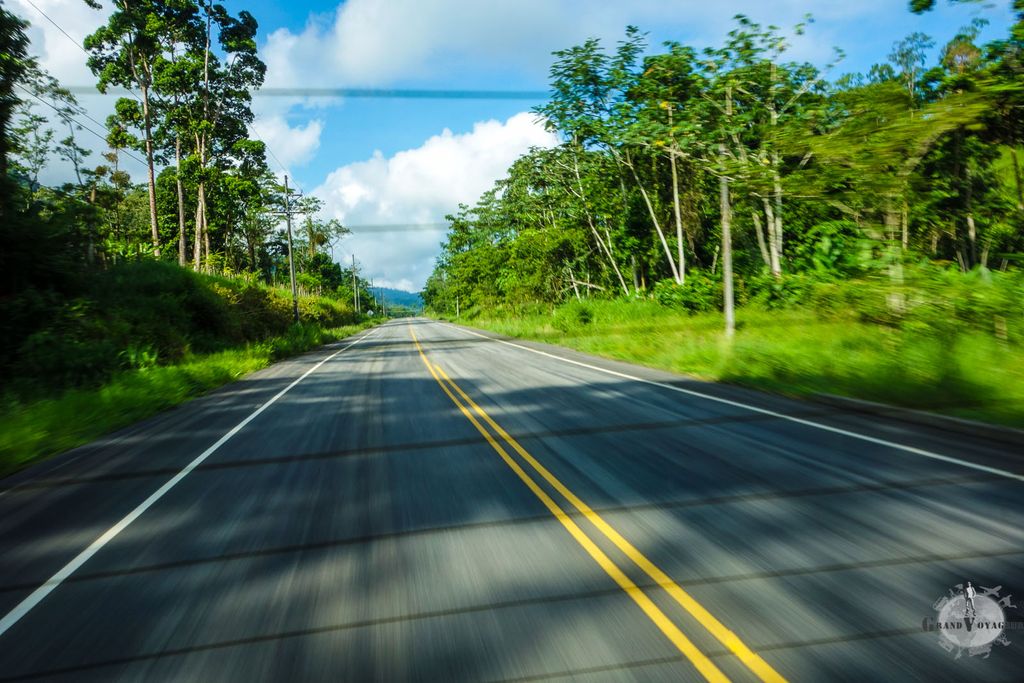 Pendant ce temps, la route défile... Pendant ce temps, la route défile...