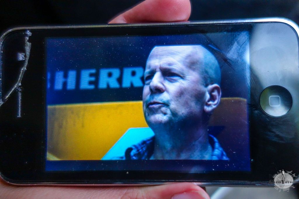 La vache, il a pris un coup de vieux le Bruce, non ? La vache, il a pris un coup de vieux le Bruce, non ?