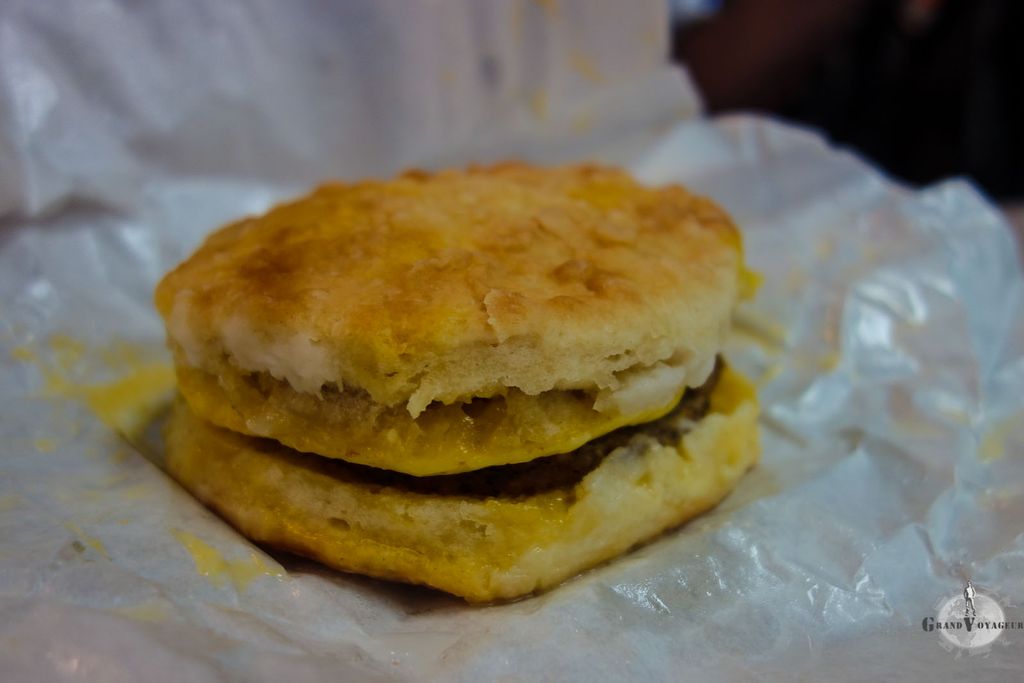 Mhhhh le bon gros sandwich à l'œuf reconstitué... Mhhhh le bon gros sandwich à l'œuf reconstitué...