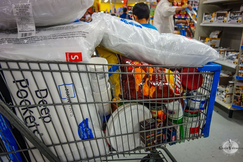 Caddy numéro 2. C'est qu'on doit tenir une semaine en quasi autarcie. Caddy numéro 2. C'est qu'on doit tenir une semaine en quasi autarcie.