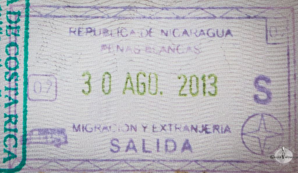 On me rend mon passeport, avec le tampon formalisant ma sortie du pays. On me rend mon passeport, avec le tampon formalisant ma sortie du pays.