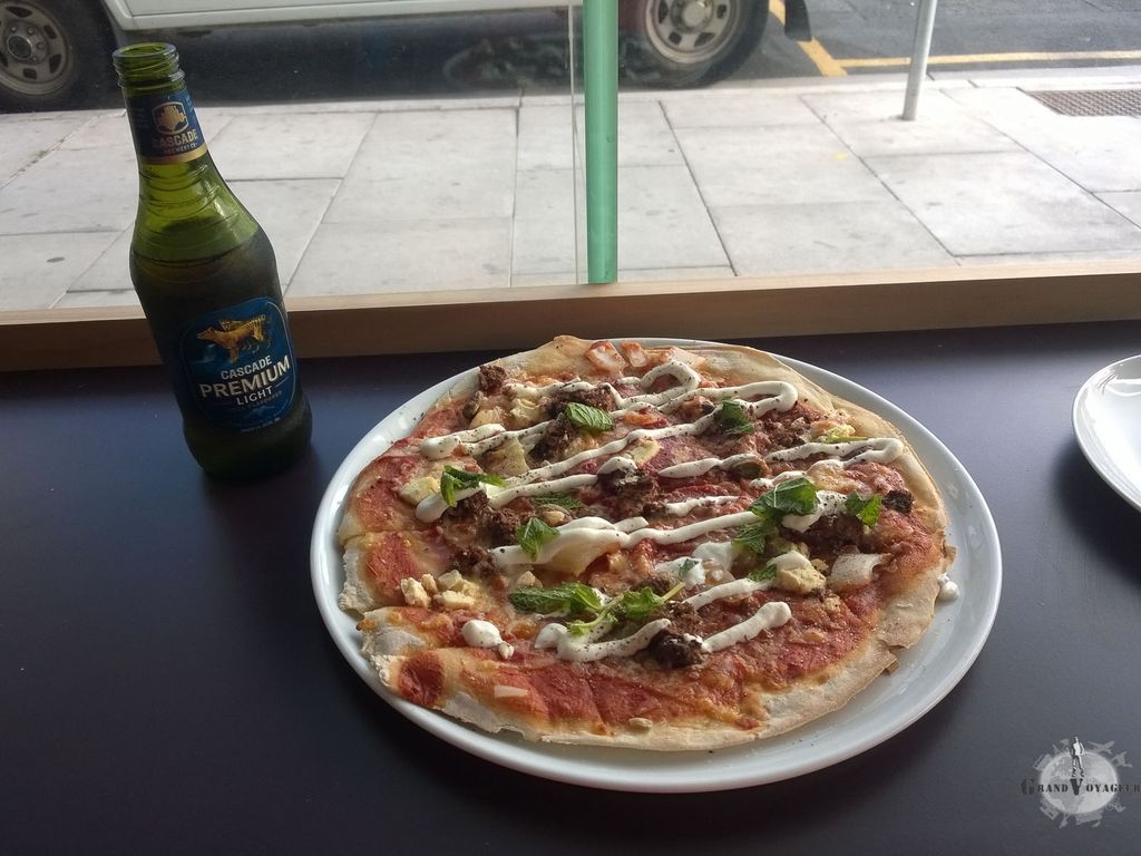 Pizza avec de la menthe et du yaourt... et bin c'est vachement bon ! Pizza avec de la menthe et du yaourt... et bin c'est vachement bon !