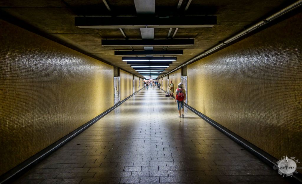 Les souterrains courant sous Montréal... pas forcément très sexys mais ils rendent bien service l'hiver quand il fait -40°C dehors. Ou l'été +40°C. Les souterrains courant sous Montréal... pas forcément très sexys mais ils rendent bien service l'hiver quand il fait -40°C dehors. Ou l'été +40°C.