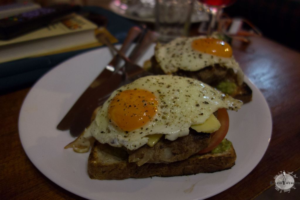 Miam, miam, om, nom et bonne année. Miam, miam, om, nom et bonne année.