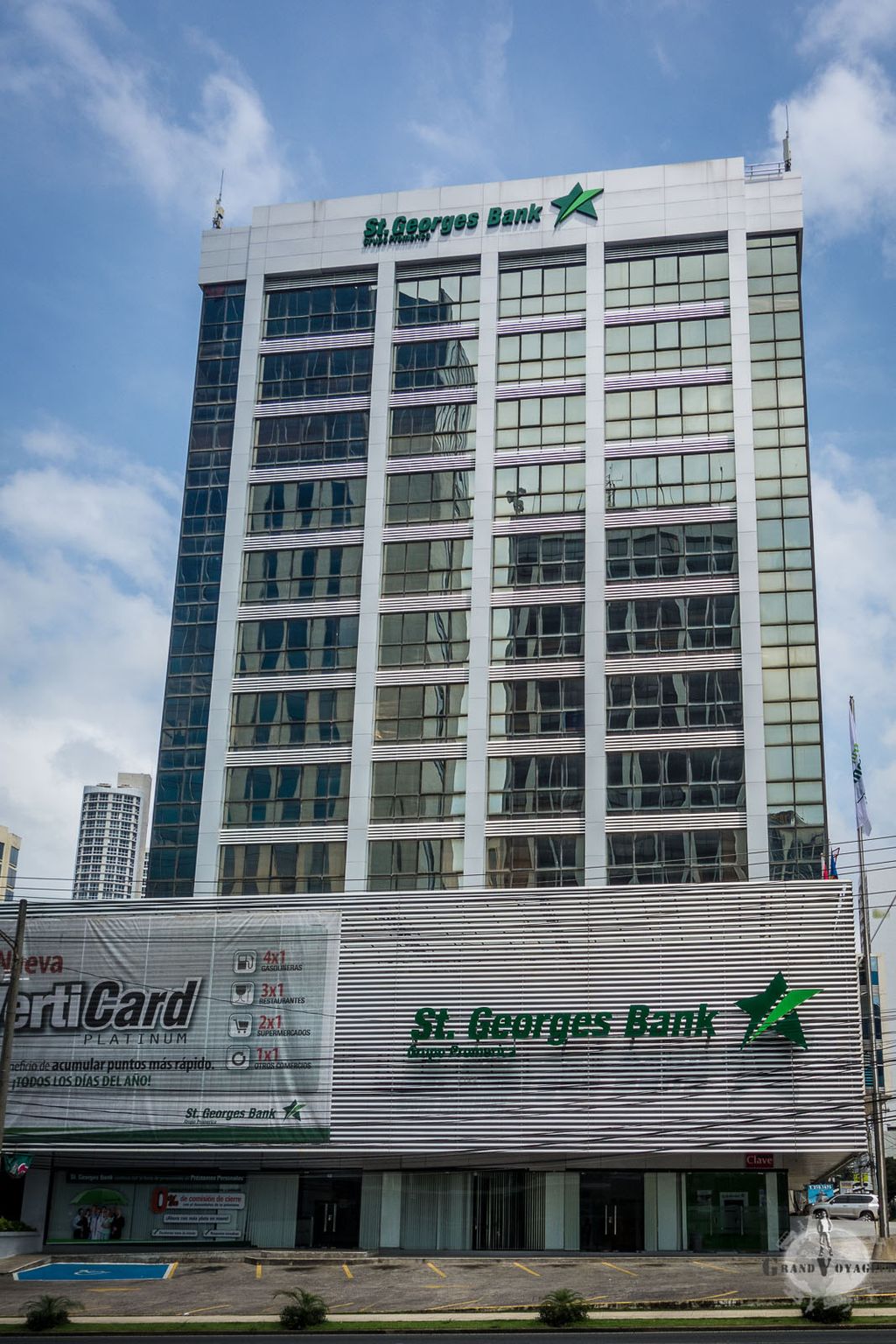 St. Georges Bank, banque panaméenne appartenant au groupe Promerica. St. Georges Bank, banque panaméenne appartenant au groupe Promerica.