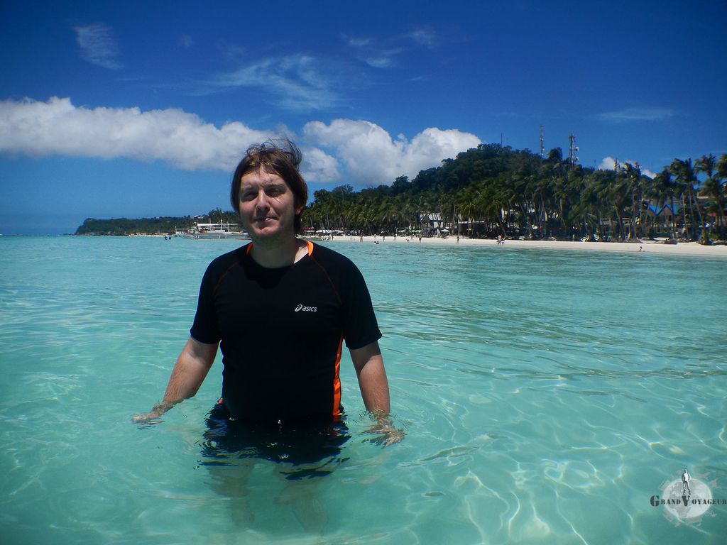 Cette fois-ci on a bien retenu la leçon et on ne sort plus au soleil sans T-Shirt de protection. Cette fois-ci on a bien retenu la leçon et on ne sort plus au soleil sans T-Shirt de protection.