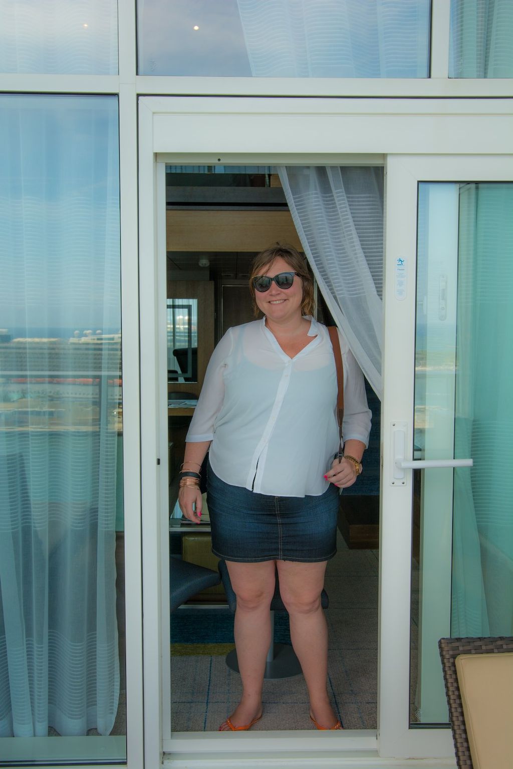 J. se fait très vite à son nouveau rôle de Baroness of the Seas.