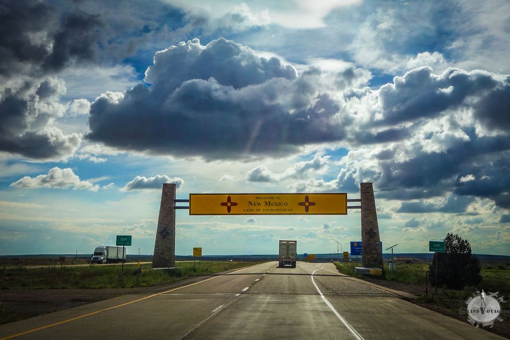 Après le Texas, on arrive au Nouveau Mexique, la terre de Roswell et ses aliens. Et la route est... droite Après le Texas, on arrive au Nouveau Mexique, la terre de Roswell et ses aliens. Et la route est... droite