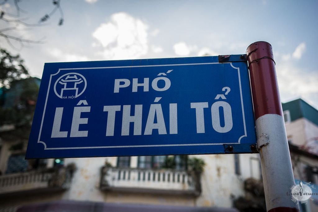 Le vietnamien et ses nombreux accents diacritiques ayant été ajoutés à l'alphabet latin afin de préserver la richesse des différents tons utilisés dans cette langue. Le vietnamien et ses nombreux accents diacritiques ayant été ajoutés à l'alphabet latin afin de préserver la richesse des différents tons utilisés dans cette langue.