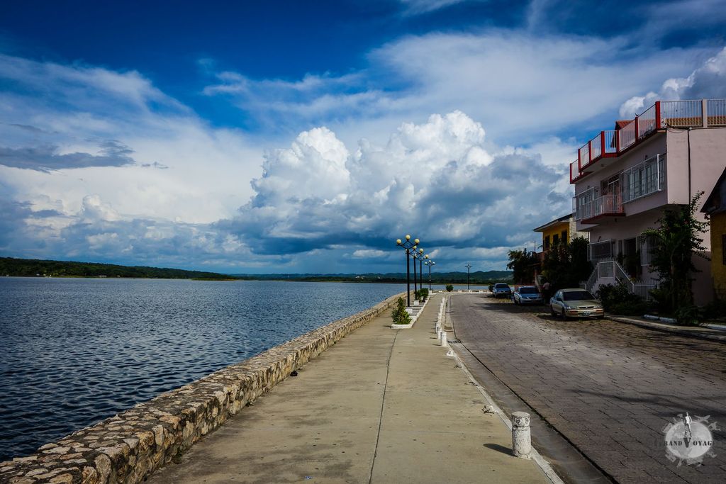 20 minutes plus tard, on a fait le tour et on se retrouve au point de départ. 20 minutes plus tard, on a fait le tour et on se retrouve au point de départ.