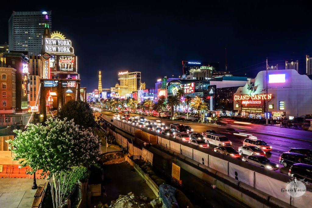 En route vers le MGM... oh une Tour Eiffel au fond ! En route vers le MGM... oh une Tour Eiffel au fond !