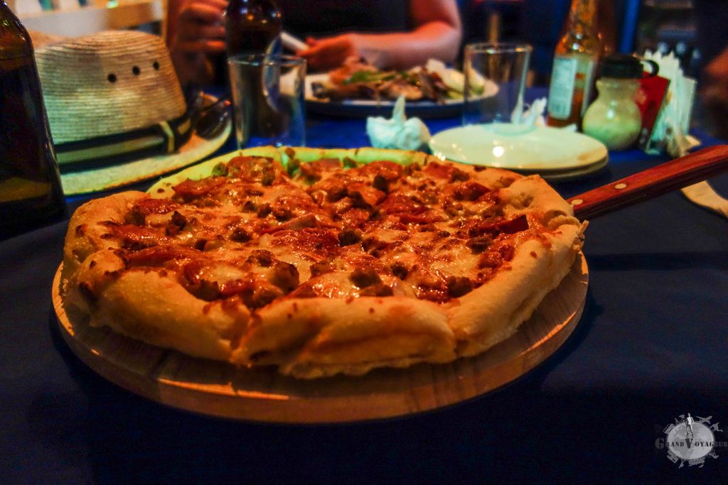 Pizza Peperoni.... oui bon, j'ai craqué. Ca arrive à tout le monde. Pizza Peperoni.... oui bon, j'ai craqué. Ca arrive à tout le monde.