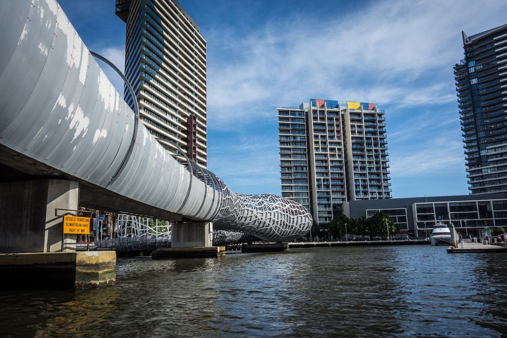 ... par contre celui-ci s'en est pris plein la tête. ... par contre celui-ci s'en est pris plein la tête.
