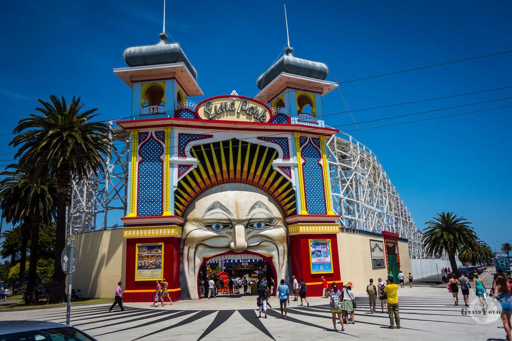 Luna Park Melbourne, l'entrée n'est pas forcément très rassurante... Luna Park Melbourne, l'entrée n'est pas forcément très rassurante...