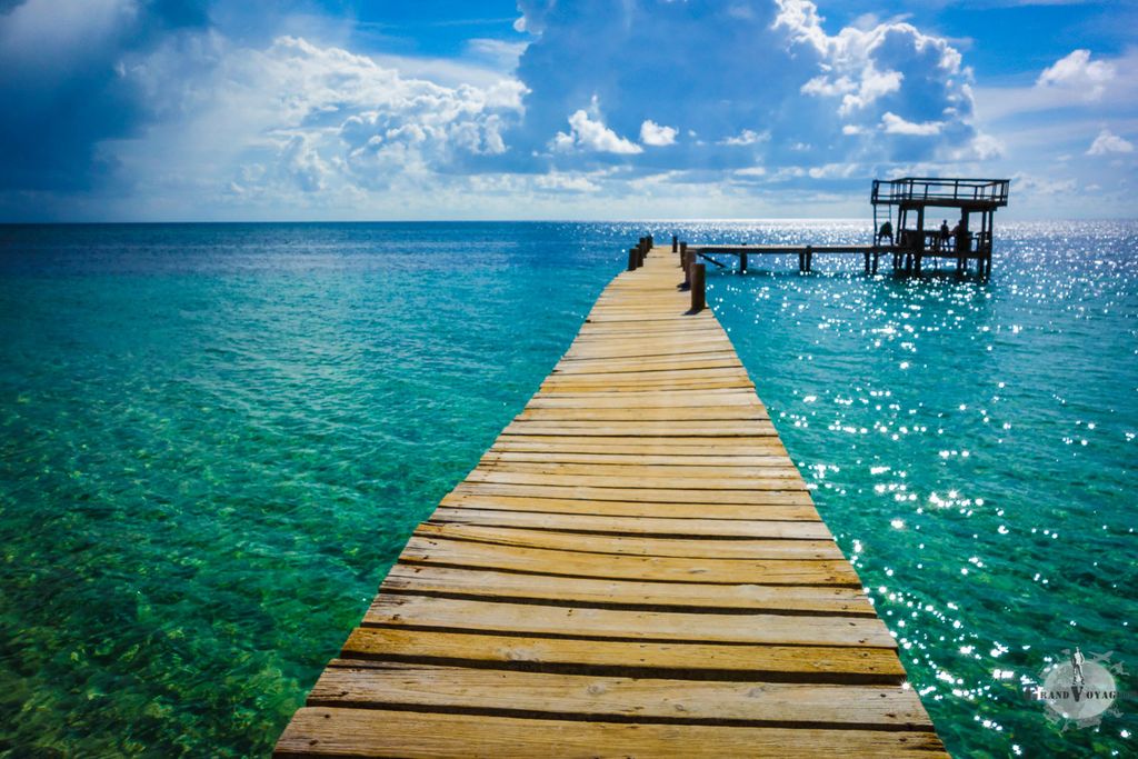 Encore une photo de la mer et ses eaux turquoises. Vous en avez assez ? Pas moi :) Encore une photo de la mer et ses eaux turquoises. Vous en avez assez ? Pas moi :)