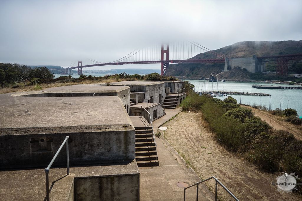 De tous temps, la baie de San Francisco a été jalousement gardée et défendue. Il reste encore des baraquements utilisés pendant la guerre froide, maintenant abandonnés. De tous temps, la baie de San Francisco a été jalousement gardée et défendue. Il reste encore des baraquements utilisés pendant la guerre froide, maintenant abandonnés.