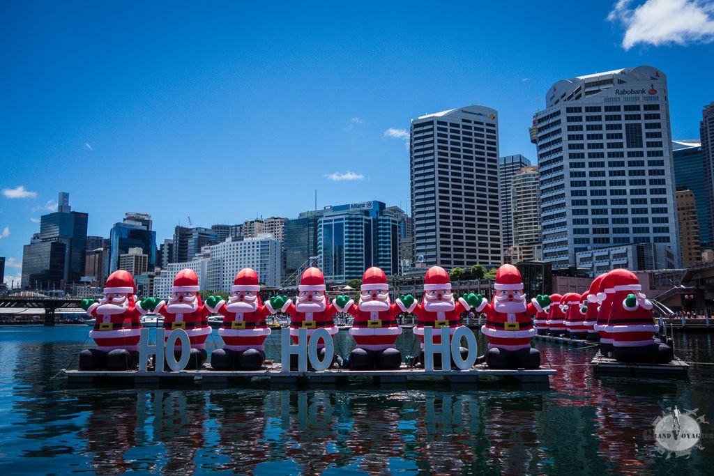 Si j'étais un Père Noël, je crois que j'aurais très très chaud. Ho Ho Ho. Si j'étais un Père Noël, je crois que j'aurais très très chaud. Ho Ho Ho.
