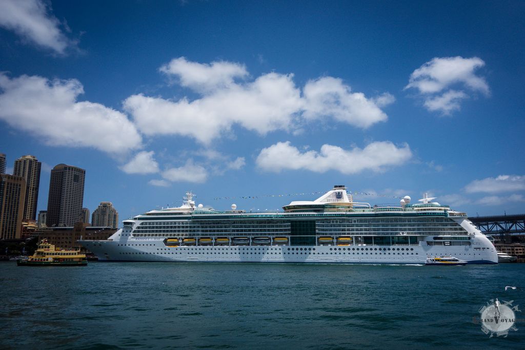 Le Radiance of the Sea amarré au port en vue des festivités de fin d'année. Le Radiance of the Sea amarré au port en vue des festivités de fin d'année.