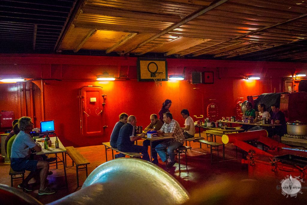 La machine a Karaoké crée l'ambiance pendant le repas.