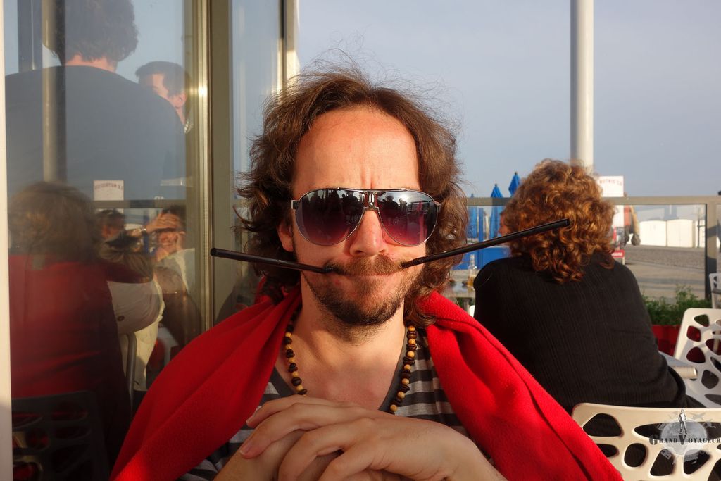 J'ai toujours rêvé d'avoir de grandes moustaches. J'ai toujours rêvé d'avoir de grandes moustaches.