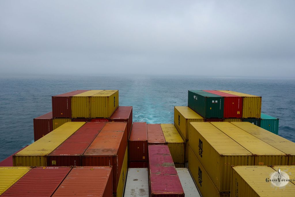 La vue arrière. Notez la belle symétrie du chargement La vue arrière. Notez la belle symétrie du chargement