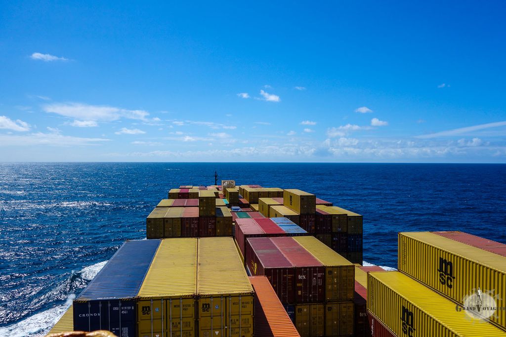 Image for Cargo Atlantique jour 3 : soleil, lecture, glandouille et un anniversaire