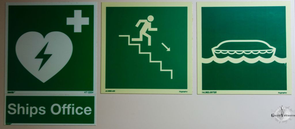 En cas de problème, se rendre aux bateaux ! En cas de problème, se rendre aux bateaux !