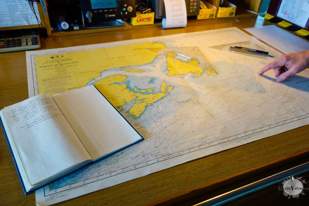 Le trajet est calculé "à l'ancienne" avec crayon et compas Le trajet est calculé "à l'ancienne" avec crayon et compas