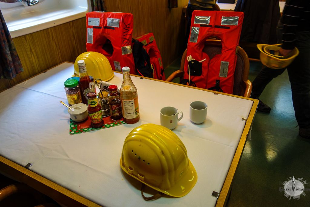 Un petit café en attendant l'alarme. Un petit café en attendant l'alarme.