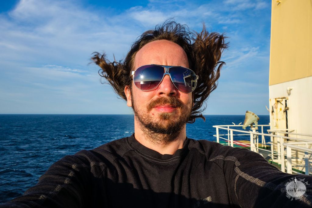 Oui, il y avait un petit vent ce soir là. Oui, il y avait un petit vent ce soir là.